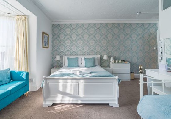 Room 6 - Waters Edge